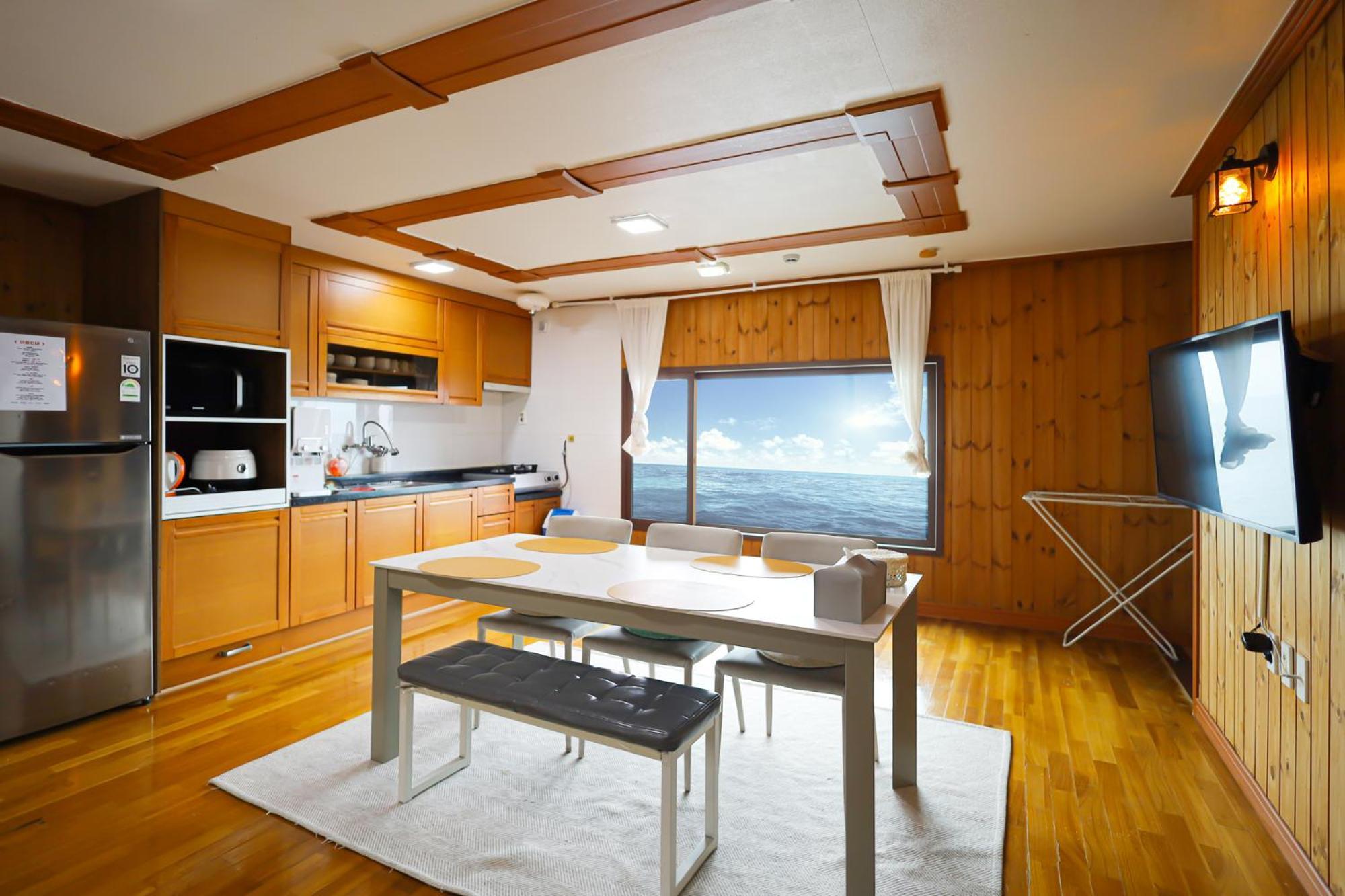 Fantastic Ocean View Sydney Hotel Чеджудо Экстерьер фото