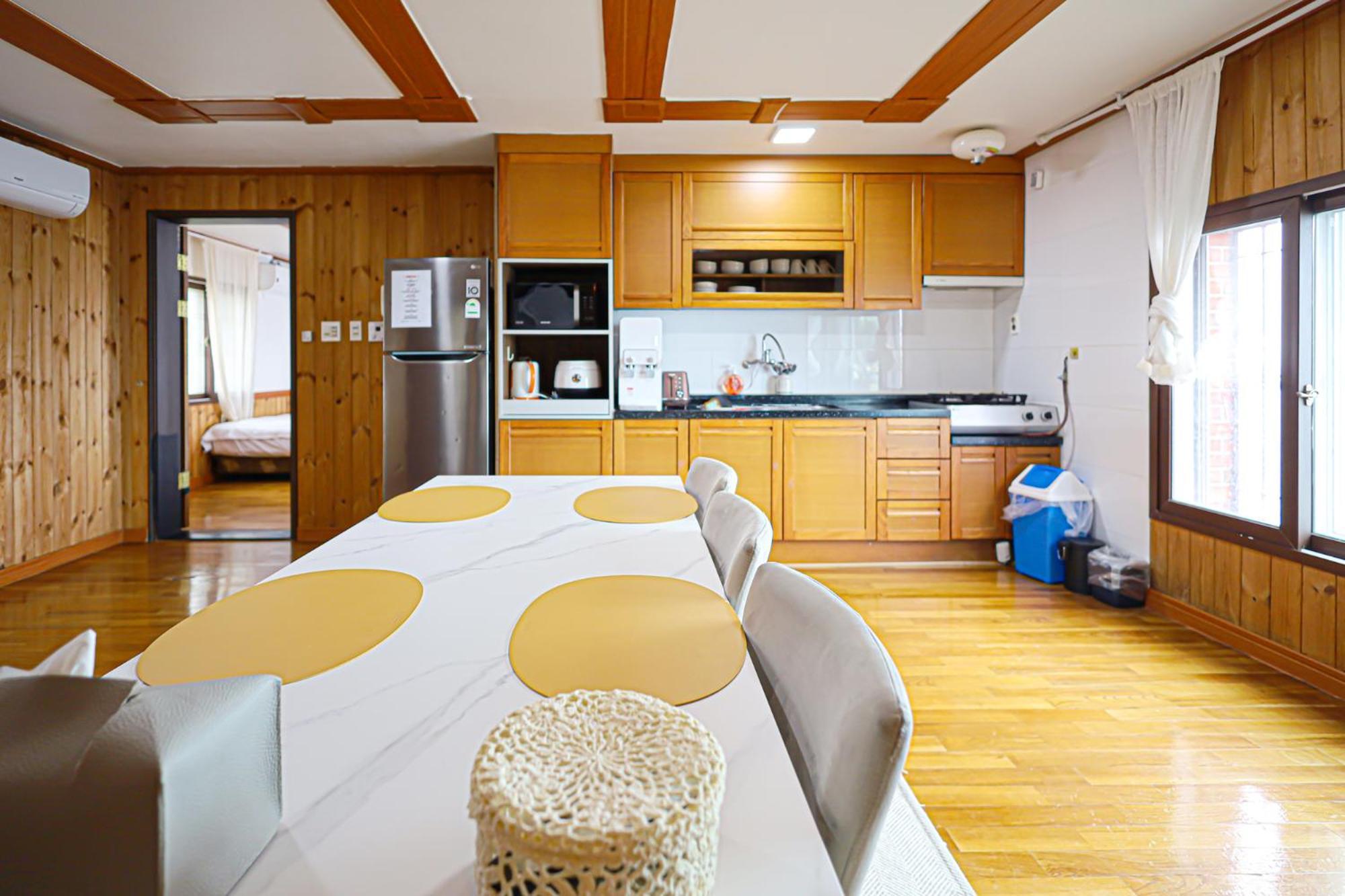Fantastic Ocean View Sydney Hotel Чеджудо Экстерьер фото