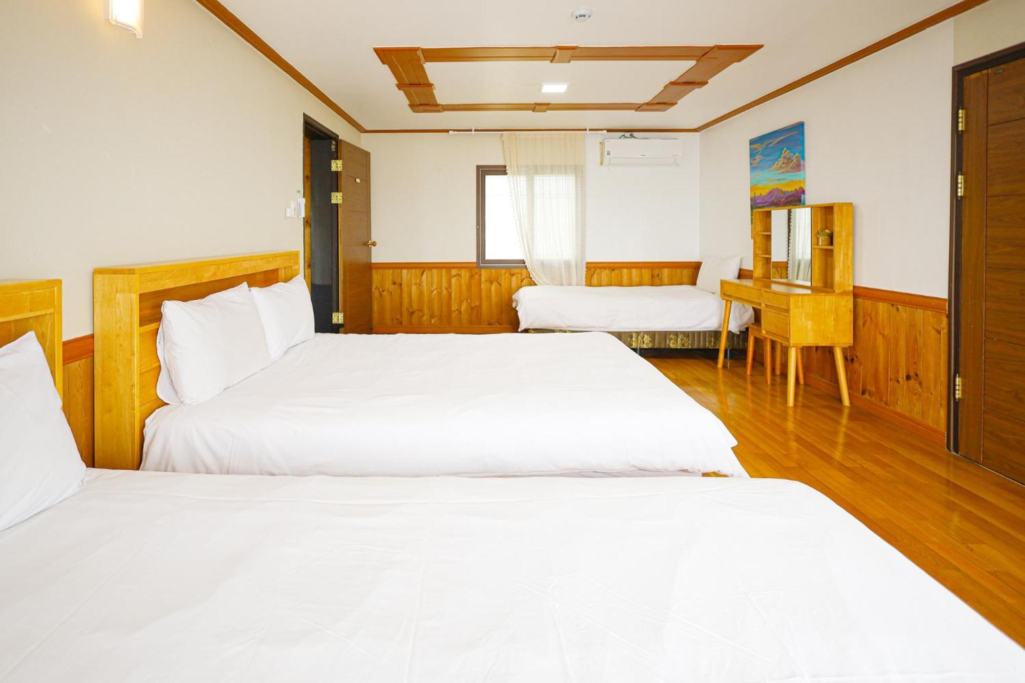 Fantastic Ocean View Sydney Hotel Чеджудо Экстерьер фото